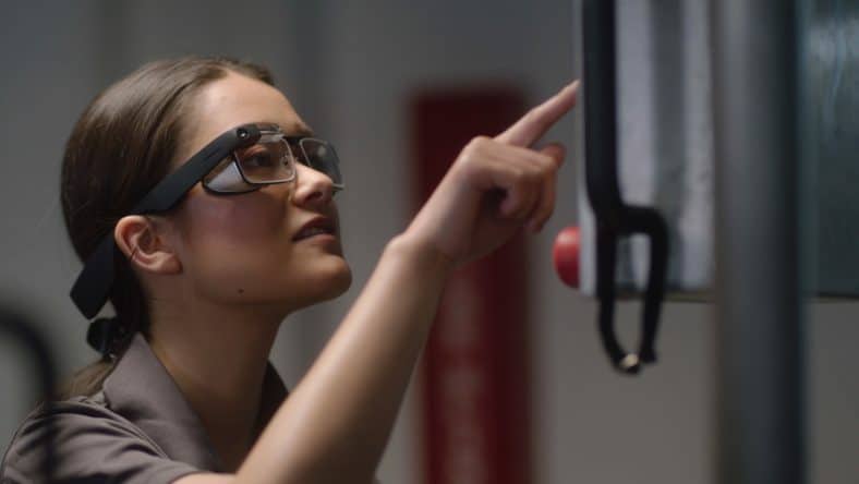 Google Glass : qu'est ce que c'est, fonctionnement et Usages