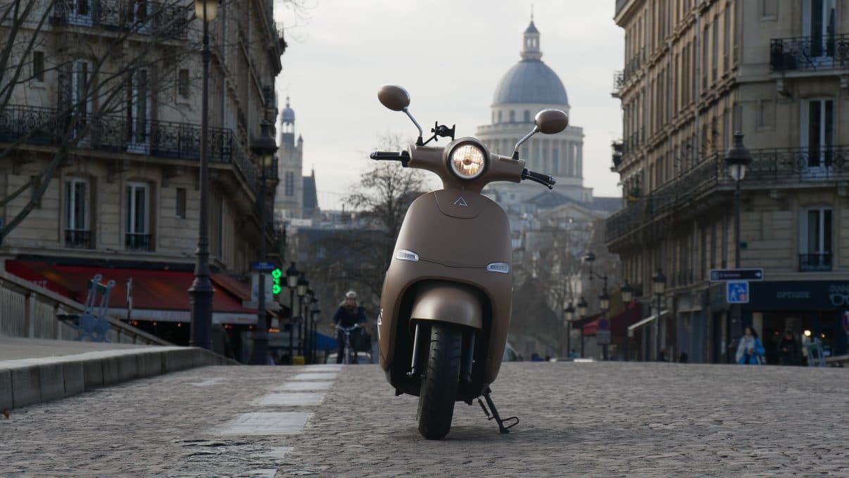 scooter brumaire dans paris