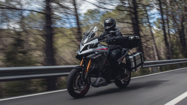 Energica Experia : la moto électrique taillée pour l'aventure
