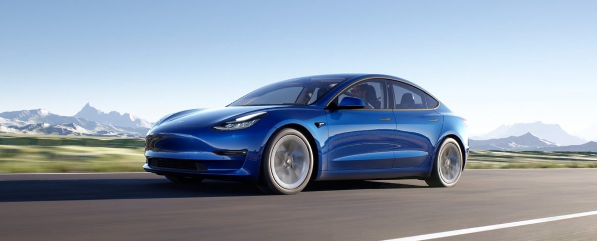 Tesla Model 3 voiture électrique modèle bleu