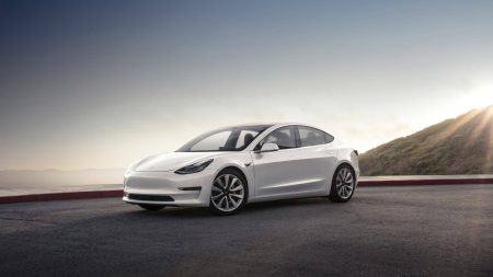 Tesla Model 3 blanche prix en baisse