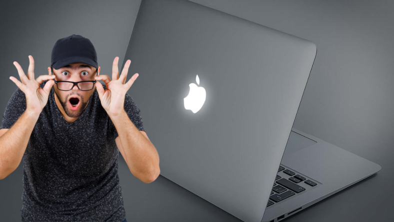 Une personne surprise du retour du MacBook au logo Apple rétroéclairé.