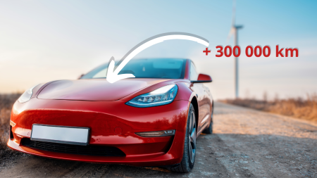 Tesla +300 000 km