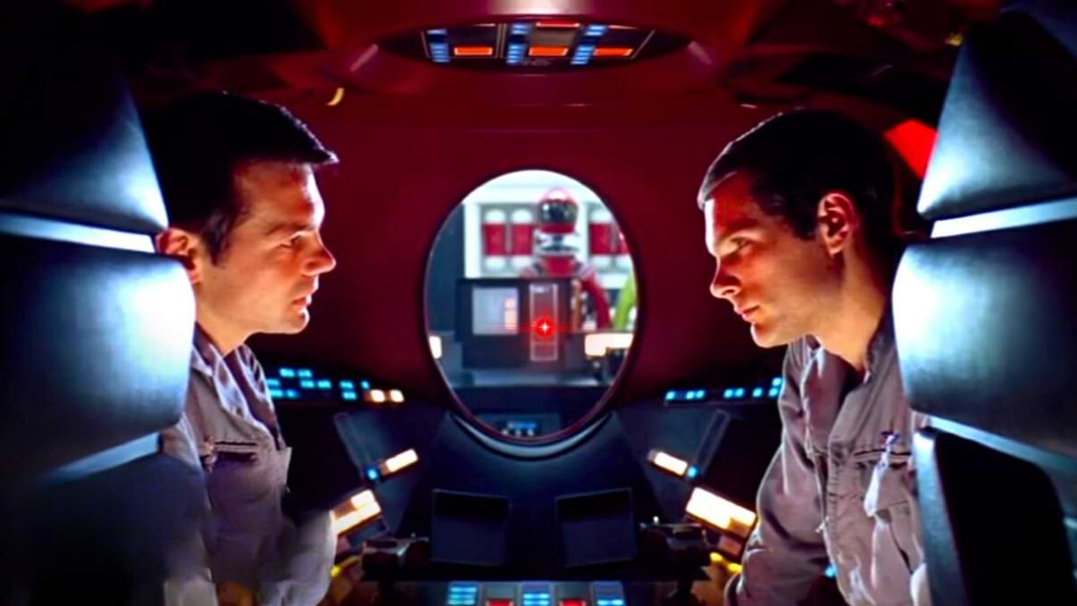 Plan de 2001 l'odyssée de l'espace de la scène où AL (l'IA) espionne les deux astronautes
