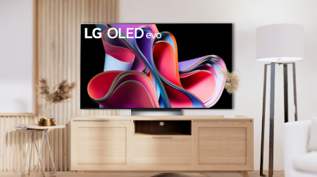 La TV LG OLED 4K est posé dans un salon